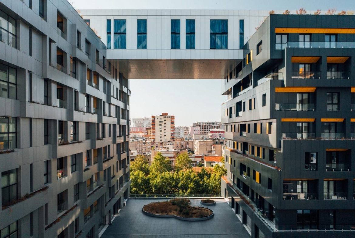 Ambient komercial për shitje, te Square 21, Tiranë.