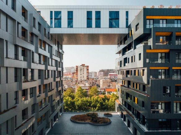 Ambient komercial për shitje, te Square 21, Tiranë.