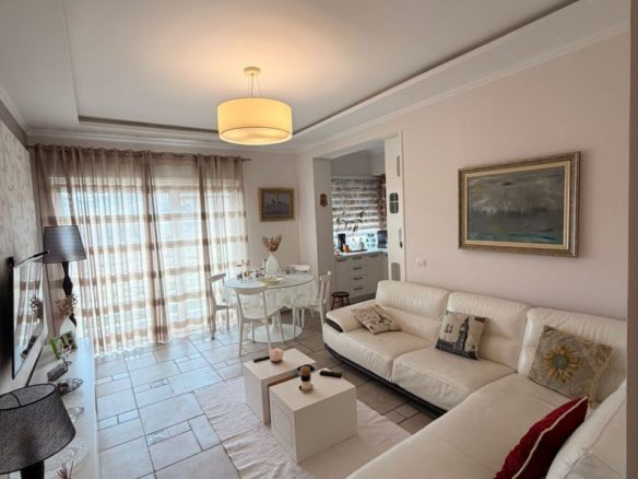 Apartament 1+1 për shitje, pranë British School, Kodra e Diellit, Tiranë.