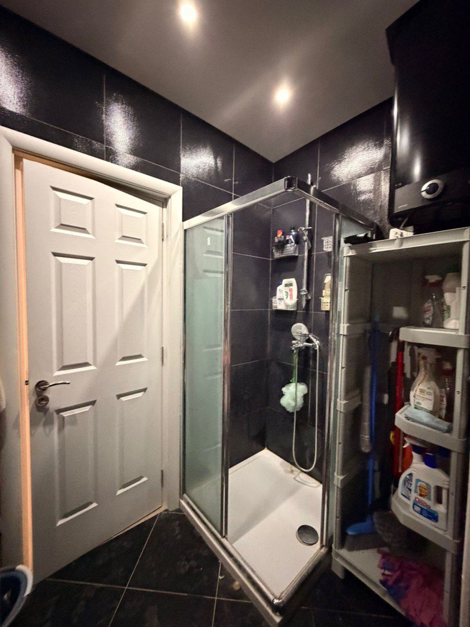 Apartament 1+1 për shitje, pranë British School, Kodra e Diellit, Tiranë.