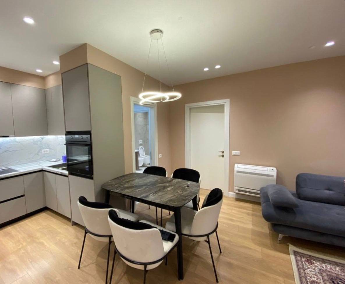 Apartament 2+1 me qera, rruga Dibrës, Tiranë.