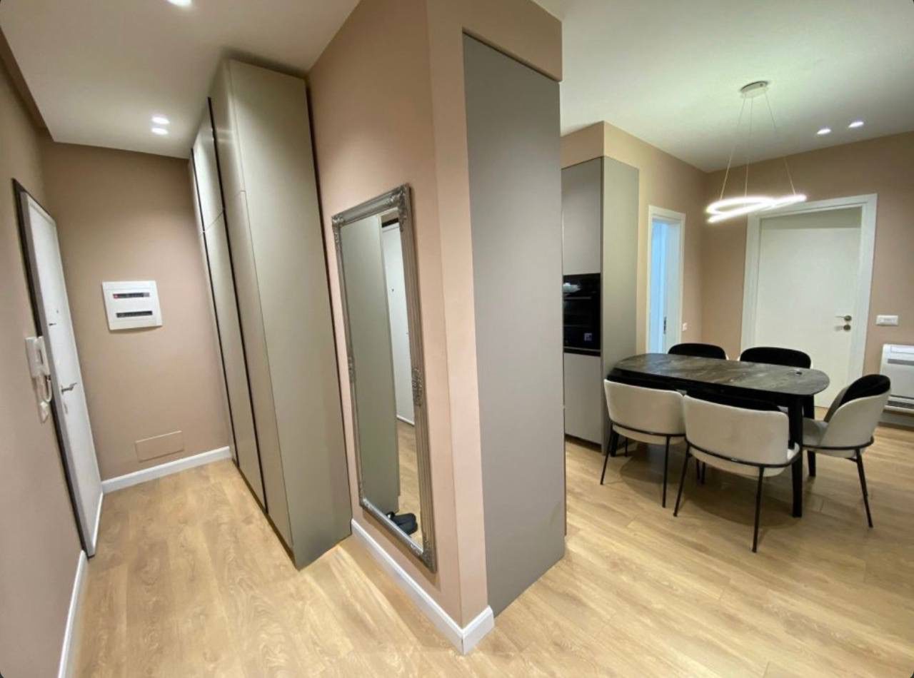 Apartament 2+1 me qera, rruga Dibrës, Tiranë.