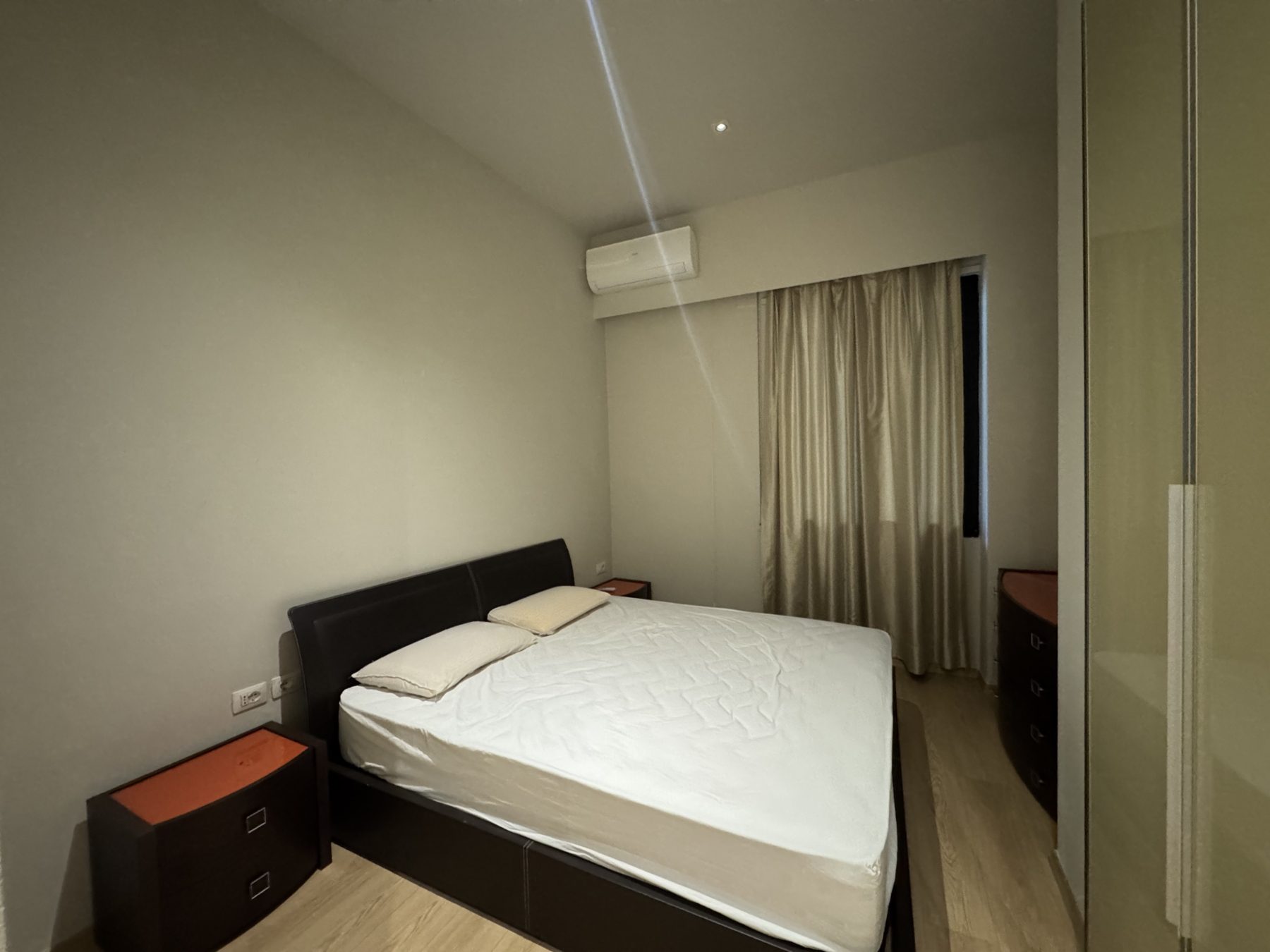 Apartament 3+1& 2 poste parkimi për shitje, pranë Liqenit të Thatë, Tiranë.