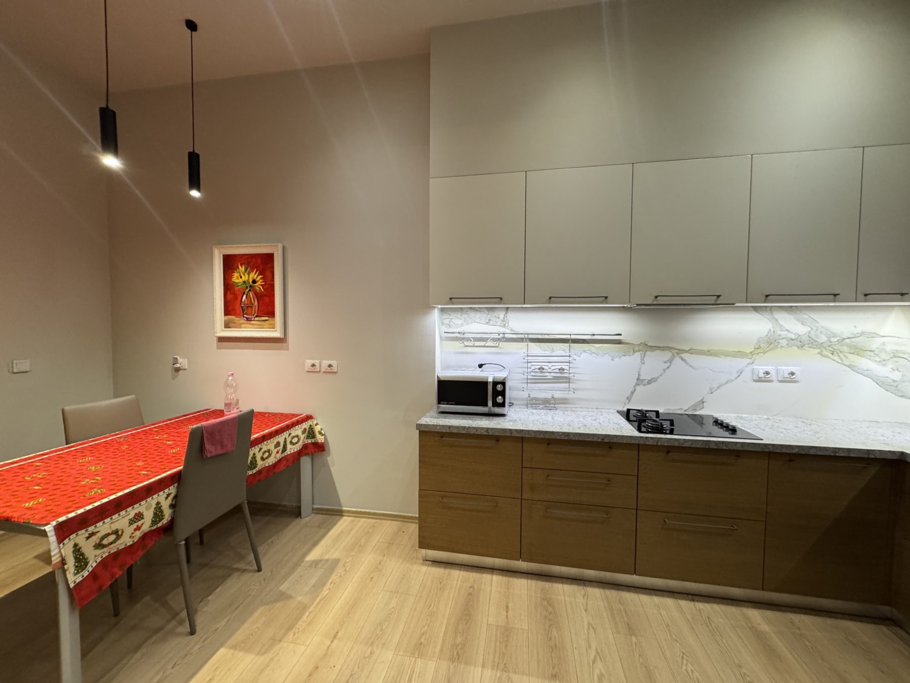 Apartament 3+1& 2 poste parkimi për shitje, pranë Liqenit të Thatë, Tiranë.