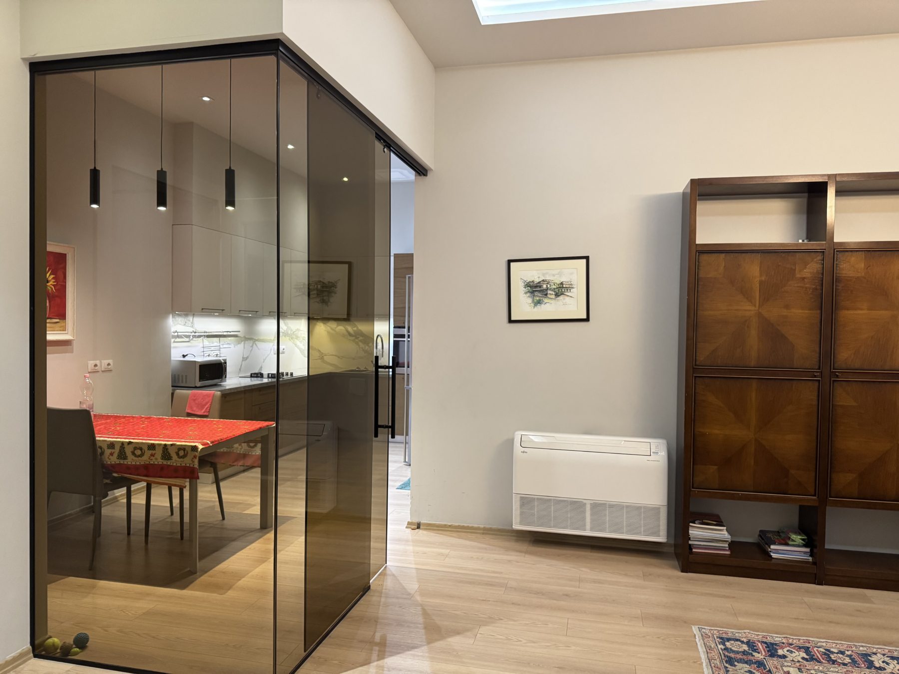 Apartament 3+1& 2 poste parkimi për shitje, pranë Liqenit të Thatë, Tiranë.