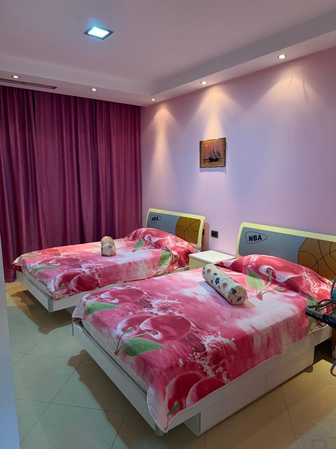 Apartament 2+1 për qera, pranë sheshit Wilson, Tiranë.