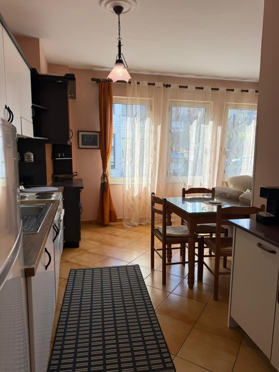 Apartament 2+1 me qera, pranë Fondacionit Eleonora, Tiranë.