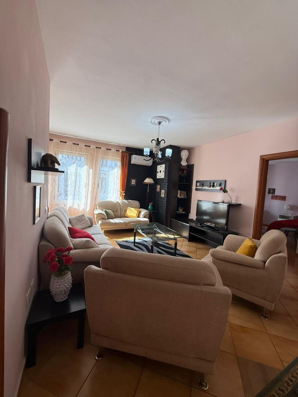 Apartament 2+1 me qera, pranë Fondacionit Eleonora, Tiranë.