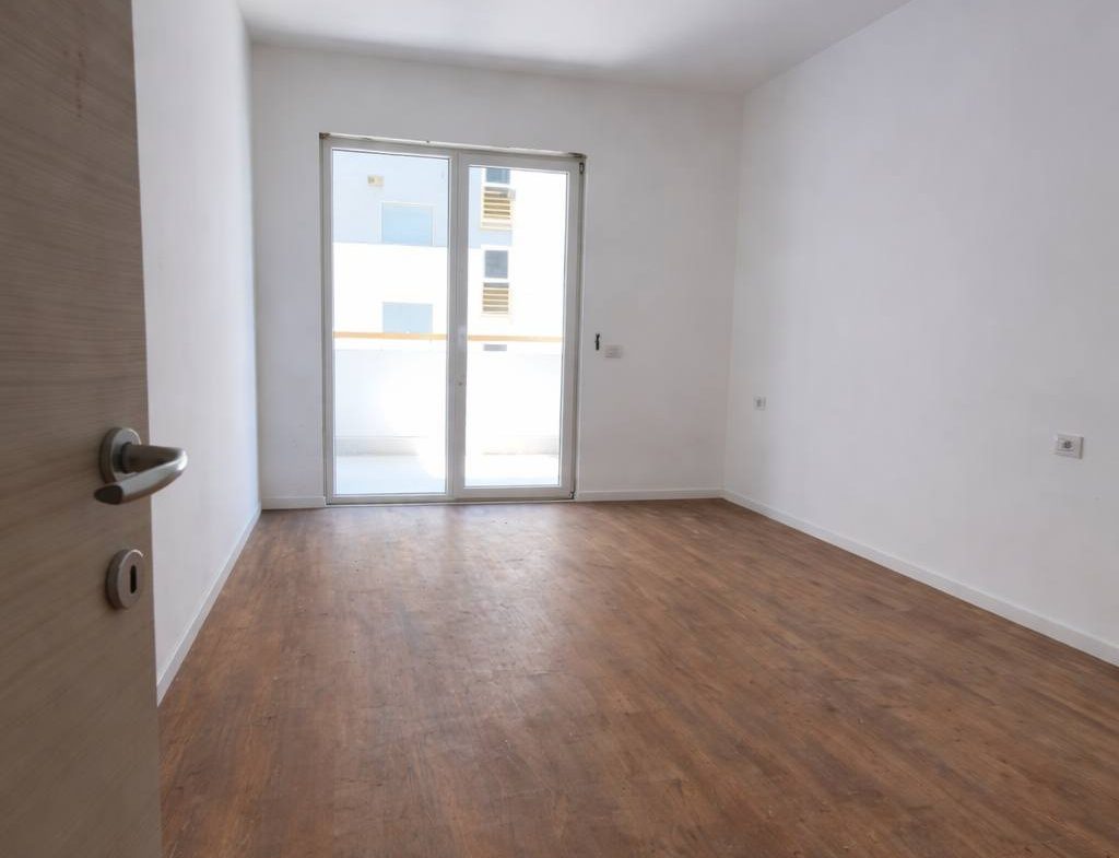 Apartament 1+1 për shitje, në rrugën Dritan Hoxha, Tiranë,