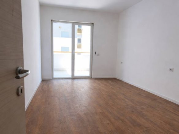Apartament 1+1 për shitje, në rrugën Dritan Hoxha, Tiranë,