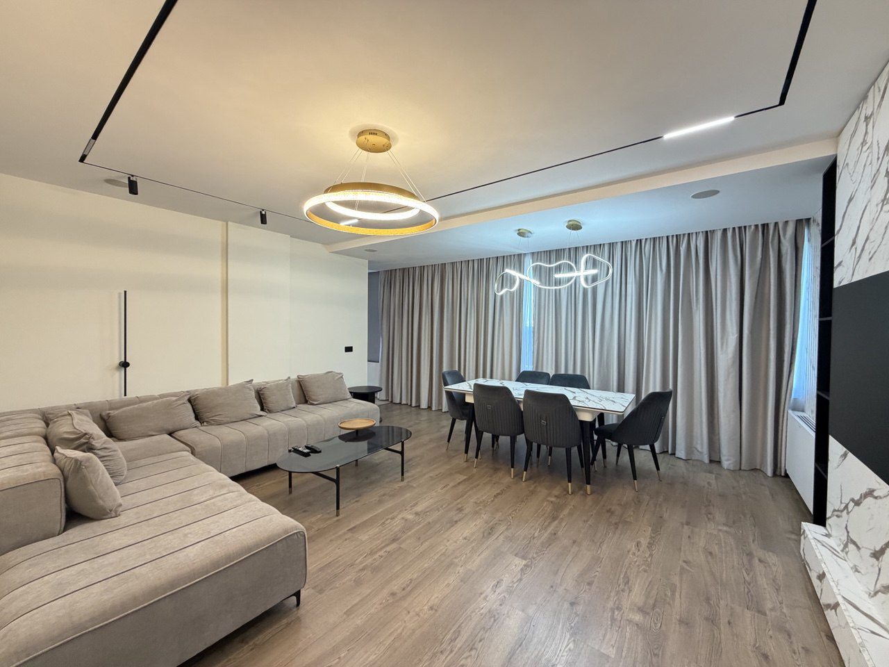 Apartament 2+1 për qera, pranë Kopshtit Zoologjik, Tiranë.