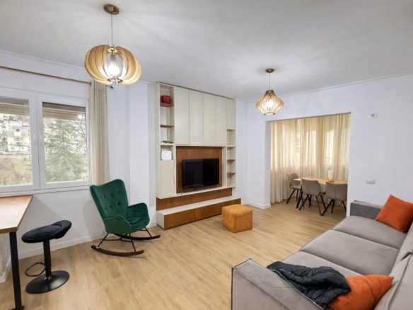 Apartament 2+1 për qera, pranë Kopshtit Zoologjik, Tiranë.