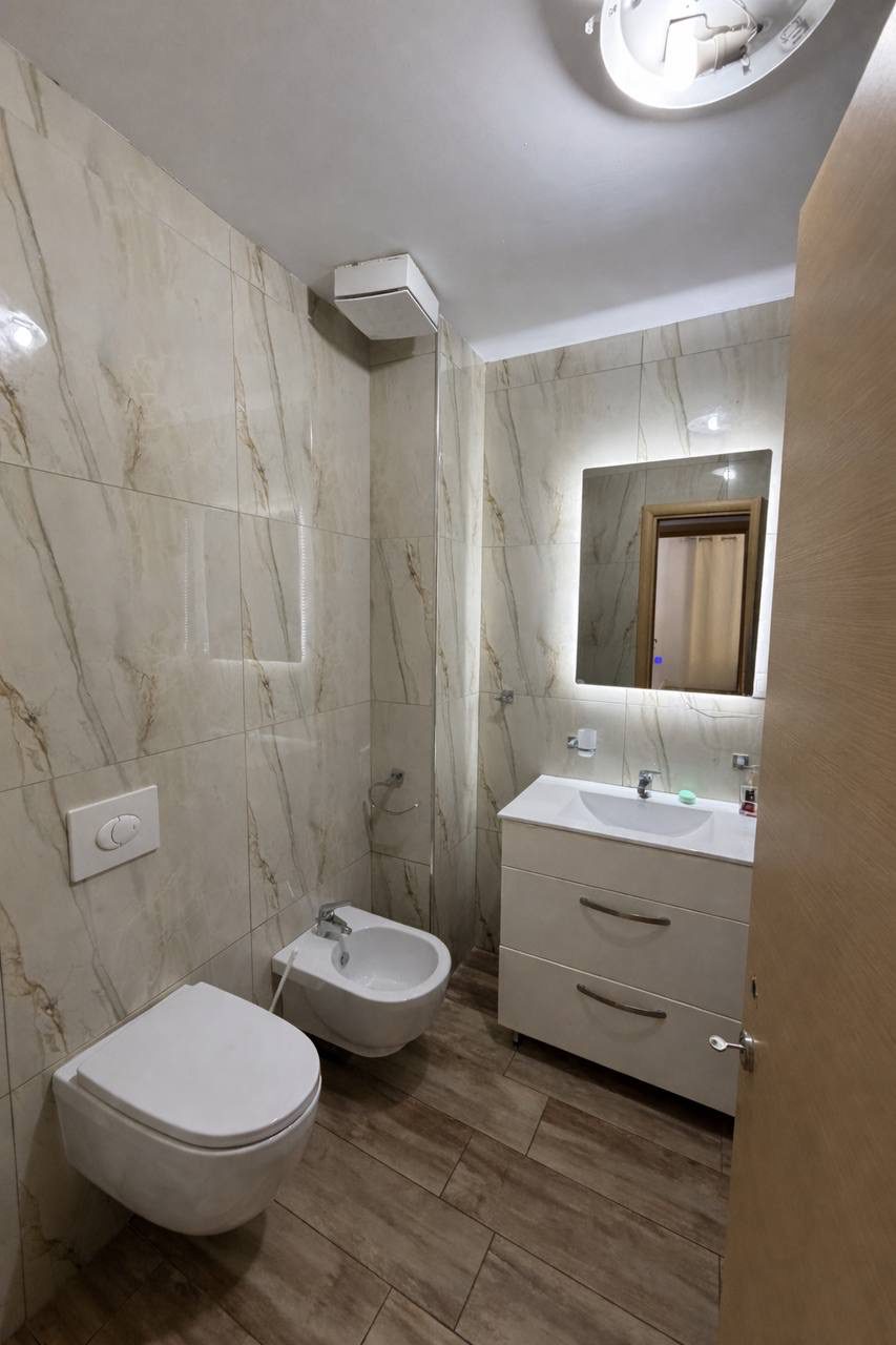 Apartament 2+1 për qera, pranë Kopshtit Zoologjik, Tiranë.