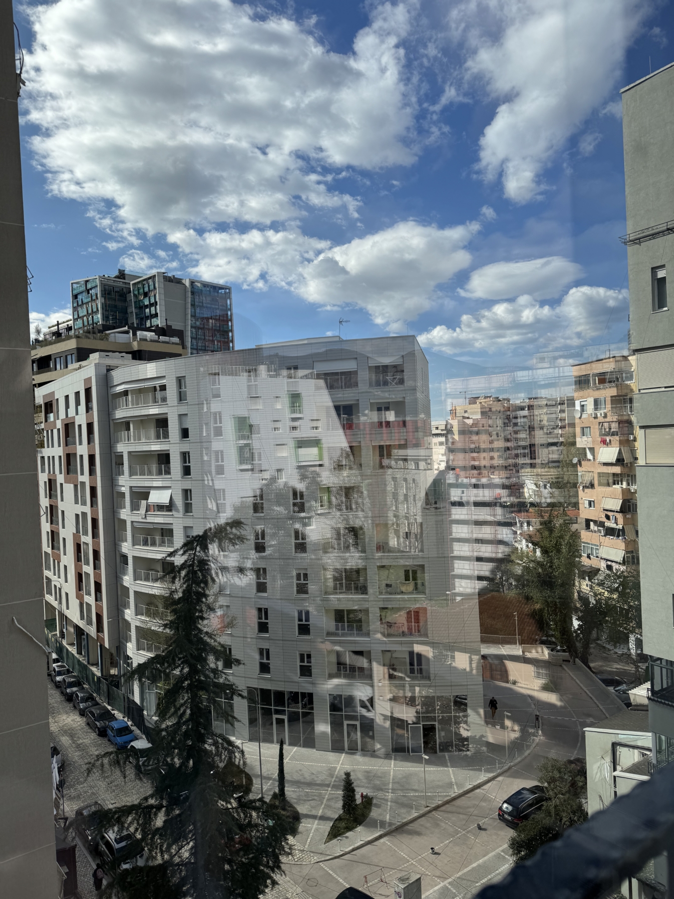 Apartament 1+1 për qera, pranë Lion Residence, Tiranë.