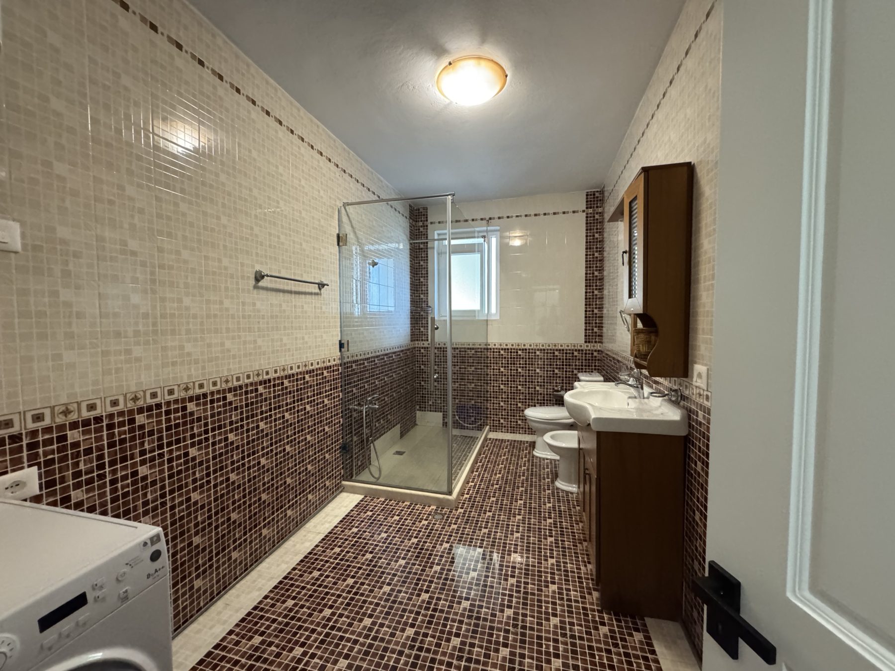 Apartament 1+1 për qera, pranë Lion Residence, Tiranë.