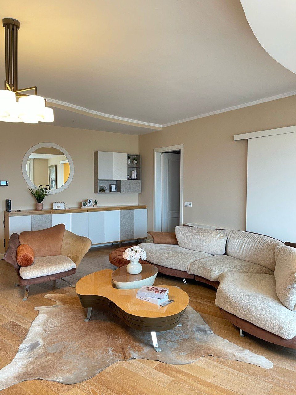 Apartament 3+1 për qera, pranë Air Albania Stadium, Tiranë.