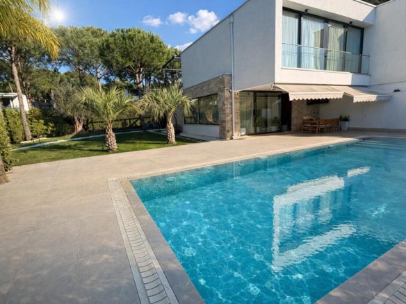Vilë e bashkëngjitur për shitje, në San Pietro Resort, Durrës.