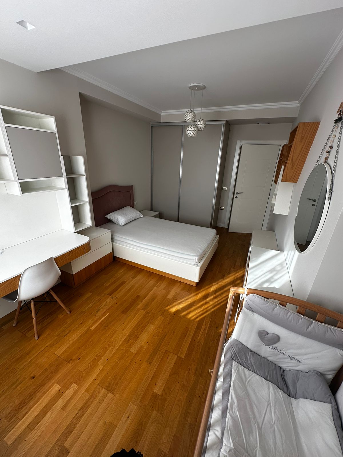 Apartament 3+1 me qera, pranë Qendrës Kristal, Tiranë.