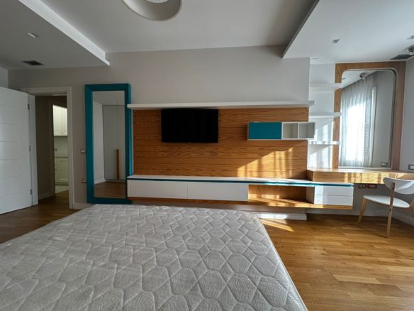 Apartament 3+1 me qera, pranë Qendrës Kristal, Tiranë.