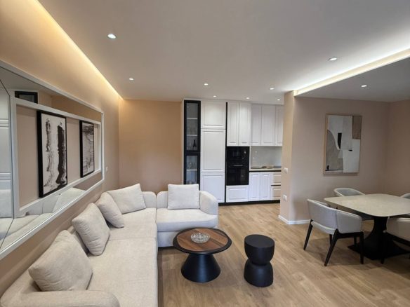 Apartament 2+1& post parkimi për shitje, rruga e Durrësit, Tiranë.