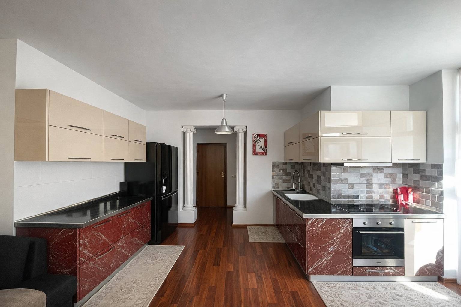 Apartament 3+1 për qera, te Blloku Ambasadave, Tiranë.