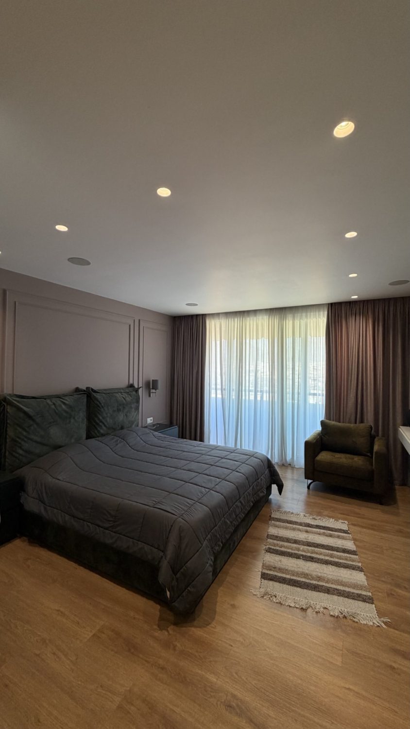 Apartament 3+1 për shitje, përballë Ambasadës Amerikane, Tiranë.