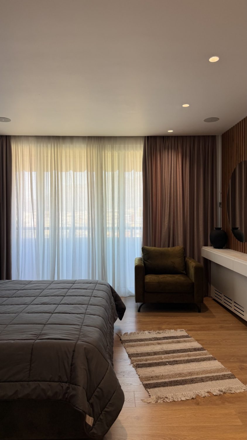 Apartament 3+1 për shitje, përballë Ambasadës Amerikane, Tiranë.