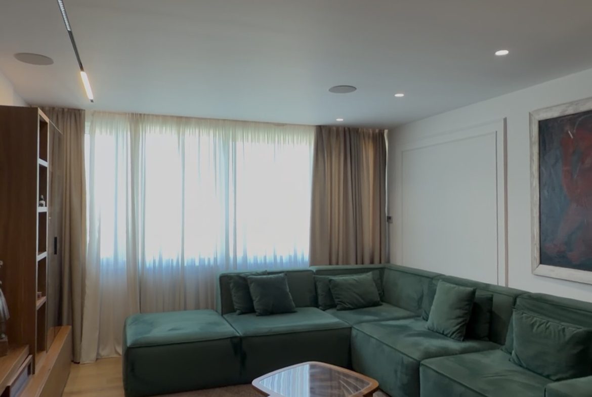 Apartament 3+1 për shitje, përballë Ambasadës Amerikane, Tiranë.