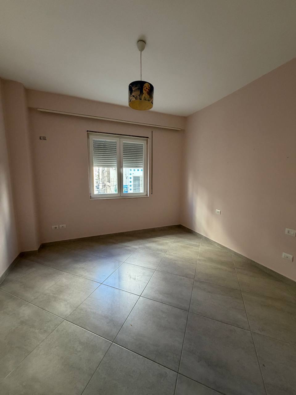 Apartament 2+1 për qera, te rruga e Portit, Durrës.