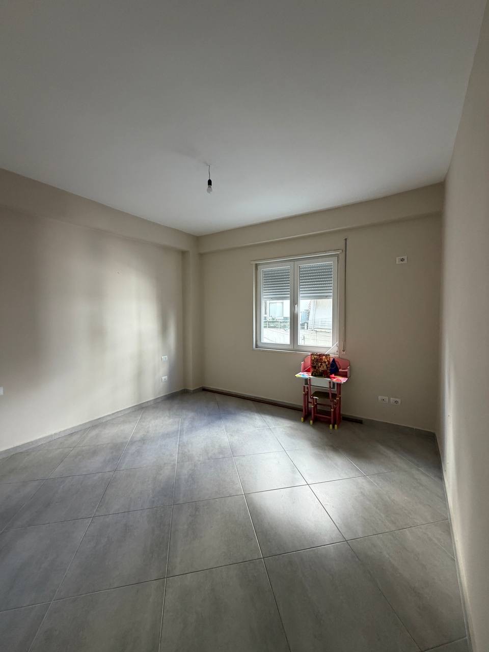 Apartament 2+1 për qera, te rruga e Portit, Durrës.