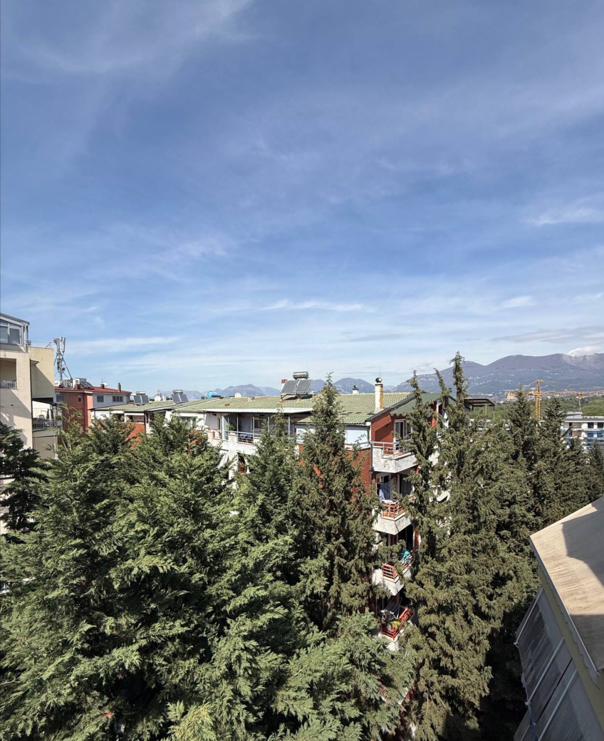 Apartament 2+1 për shitje, pranë Liqenit të Thatë, Tiranë.
