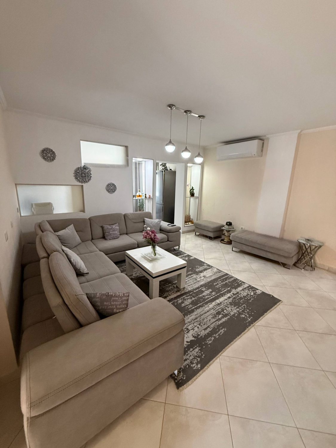 Apartament 2+1 për shitje, pranë Liqenit të Thatë, Tiranë.