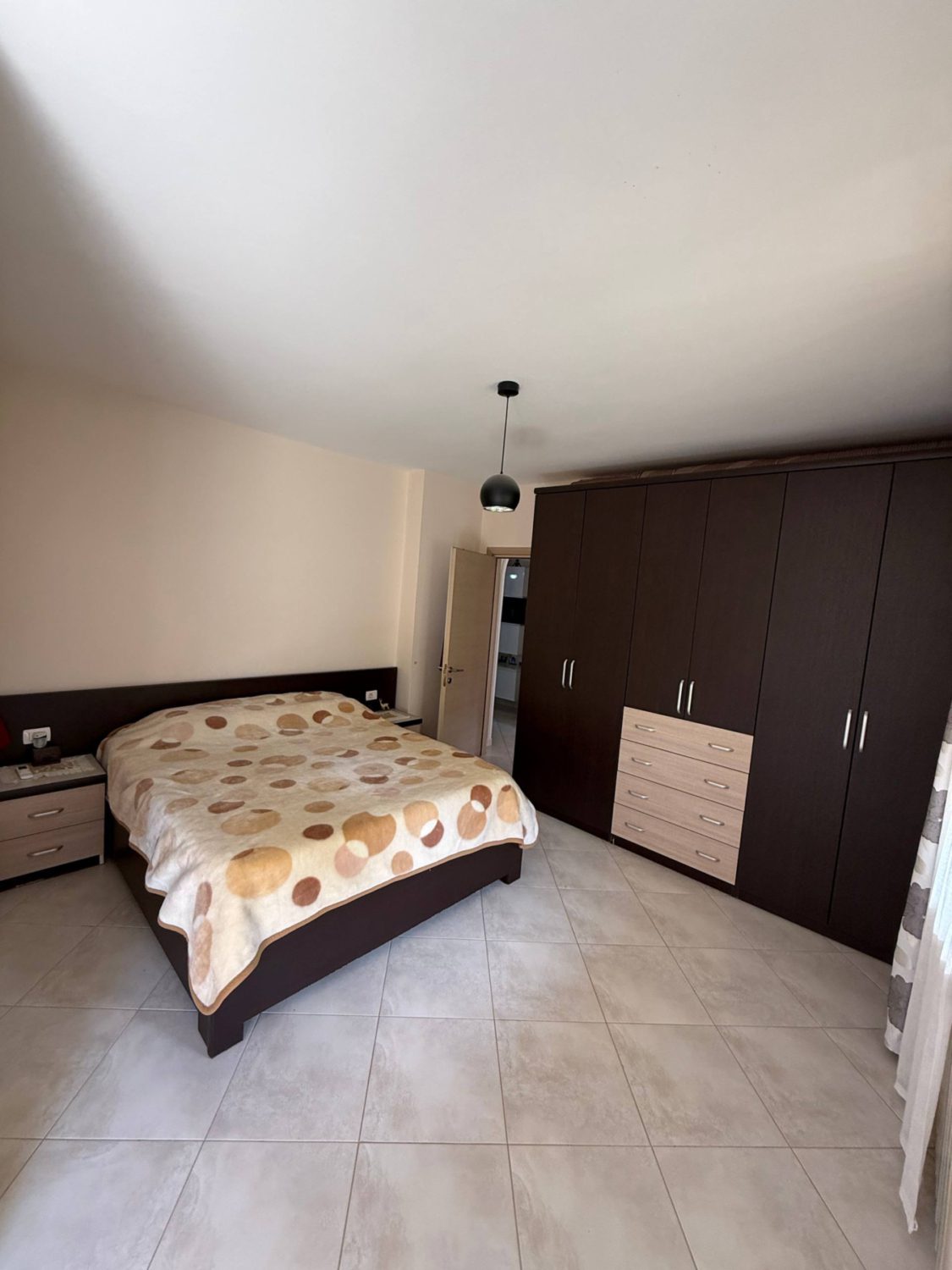Apartament 2+1 për shitje, pranë Liqenit të Thatë, Tiranë.