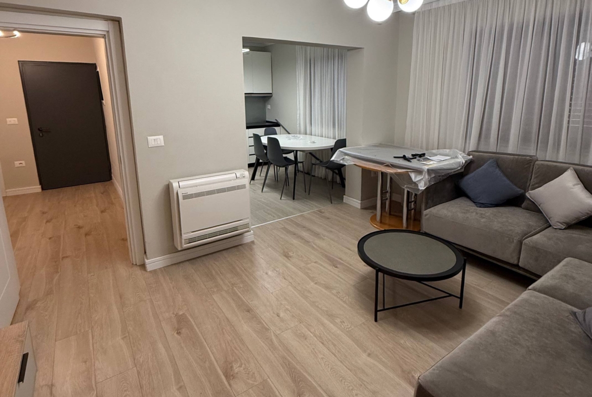 Apartament 2+1 me qera, rruga Salës, Tiranë.