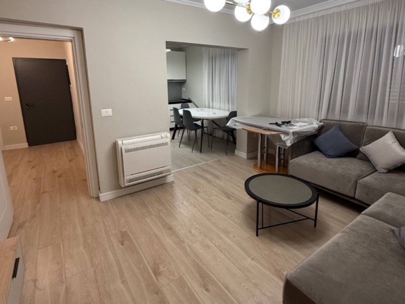 Apartament 2+1 me qera, rruga Salës, Tiranë.
