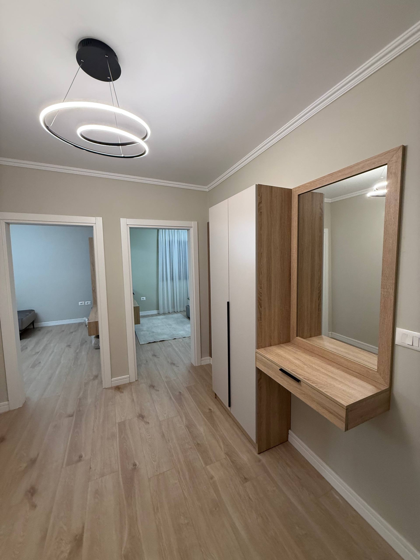 Apartament 2+1 me qera, rruga Salës, Tiranë.