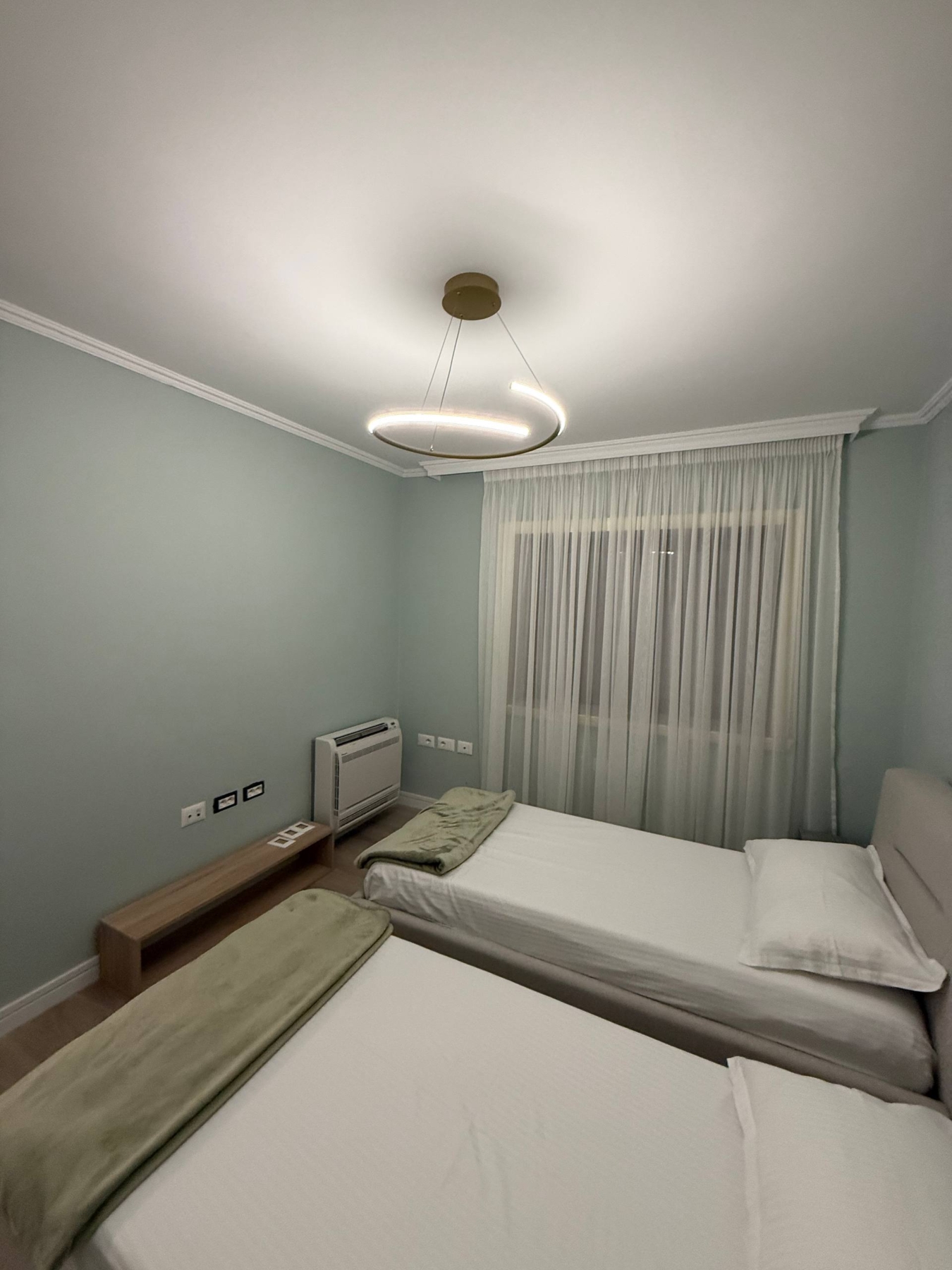 Apartament 2+1 me qera, rruga Salës, Tiranë.