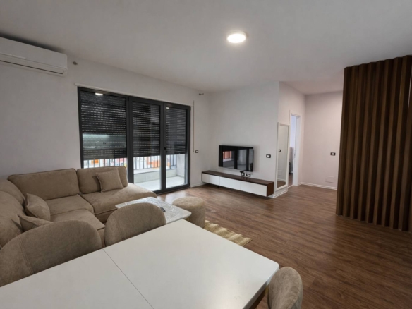 Apartament 1+1 me qera, Bulevardi i Ri, Tiranë.