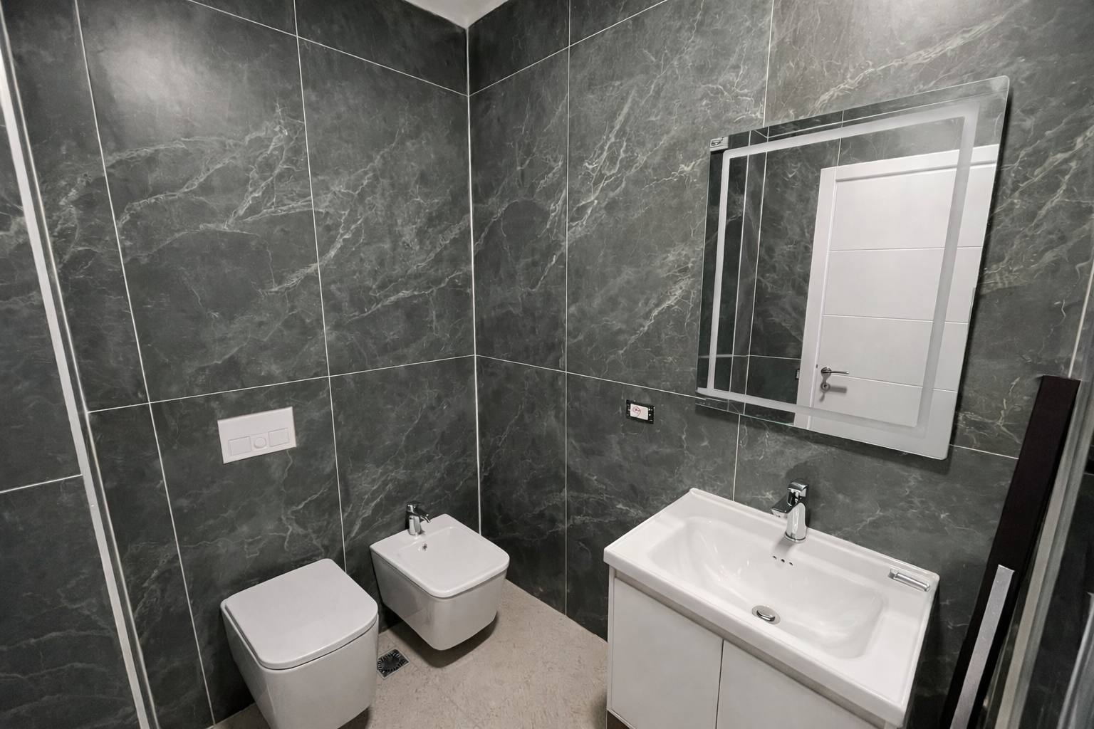 Apartament 1+1 me qera, Bulevardi i Ri, Tiranë.