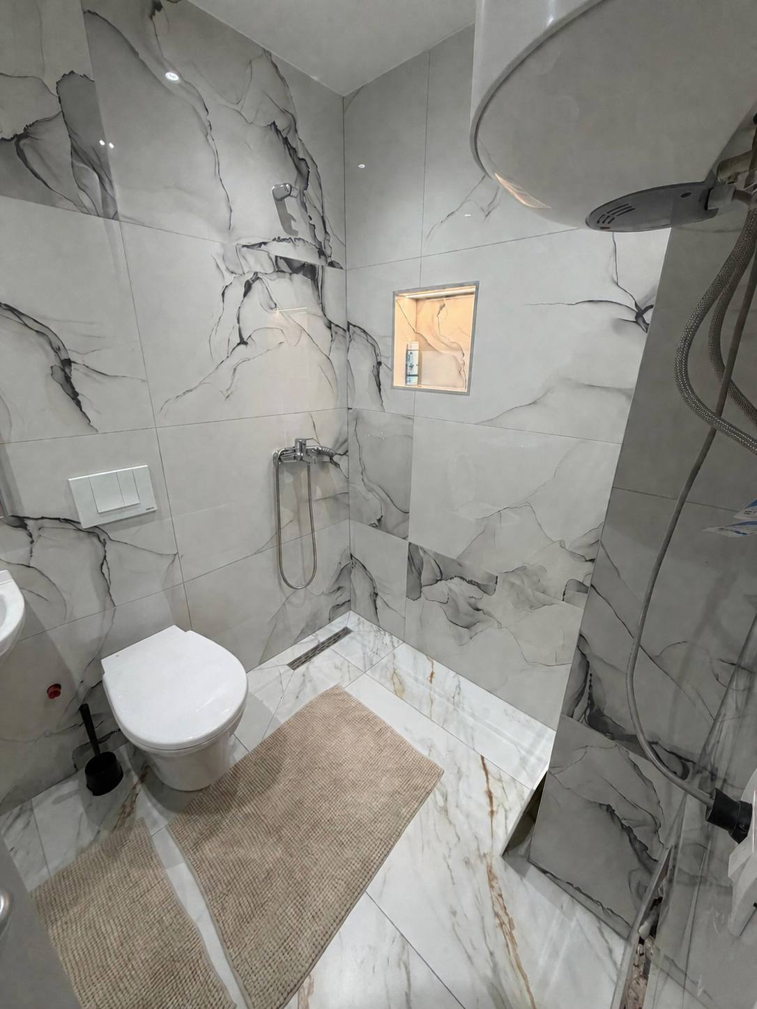 Apartament 2+1+2 + post parkimi me qera, Kodra e Diellit, Tiranë.