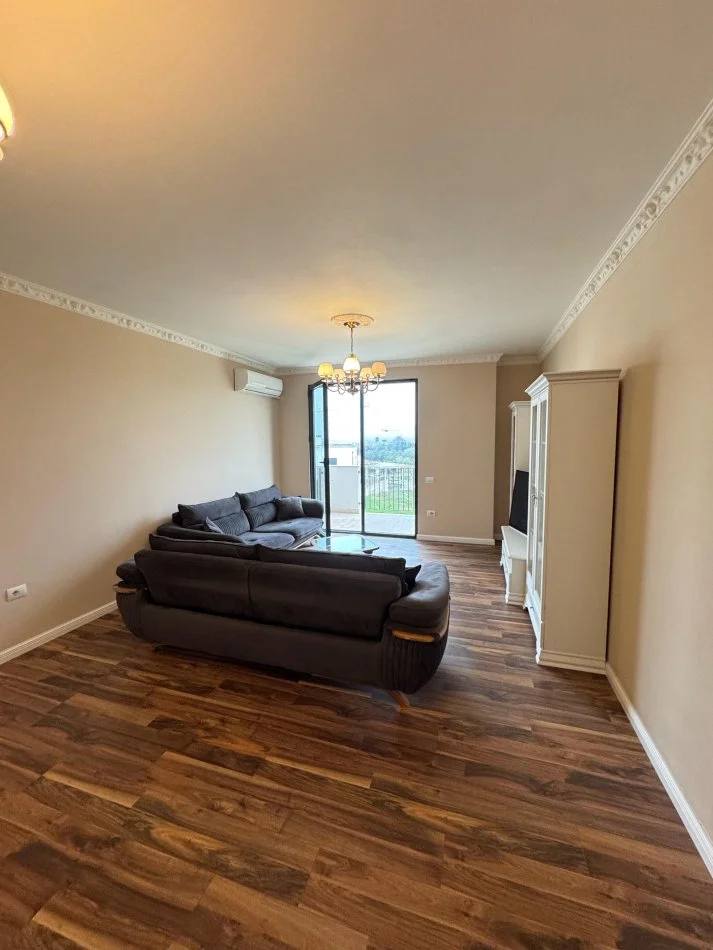 Apartament 2+1+2 në shitje, pranë Vet Hospital, Tiranë.