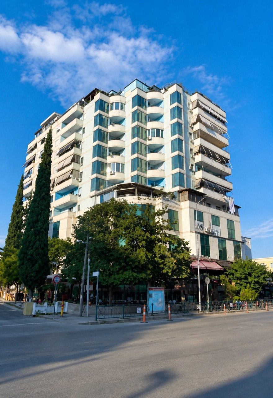 Apartament fantastik për shitje, pranë Ambasadës Amerikane, Tiranë.