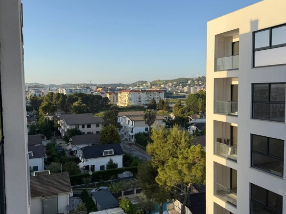 Shitet Apartament 1+1, Liburnia, Golem.