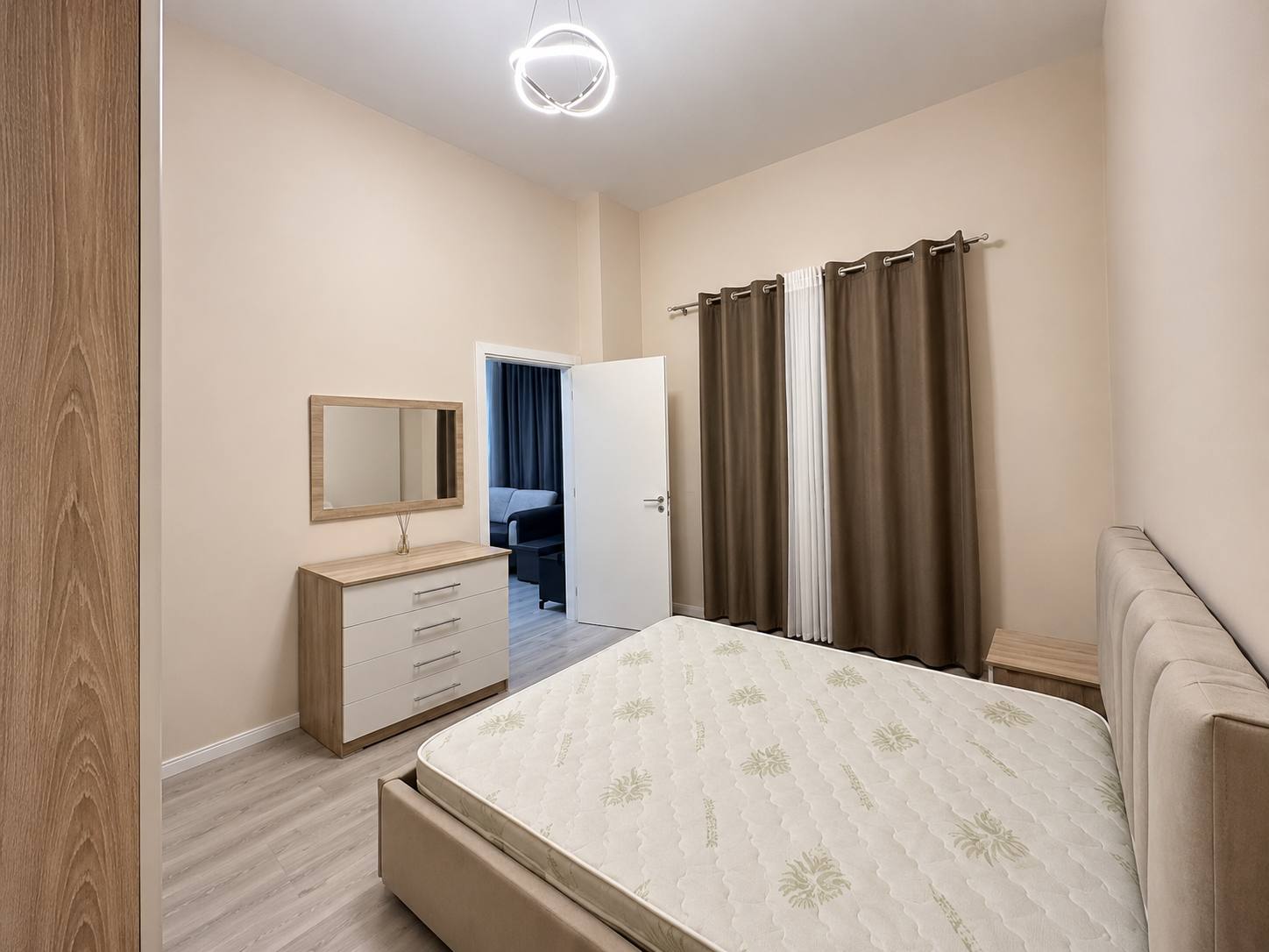 Apartament 1+1 me qera, pranë Kodrës së Diellit 1, Tiranë.