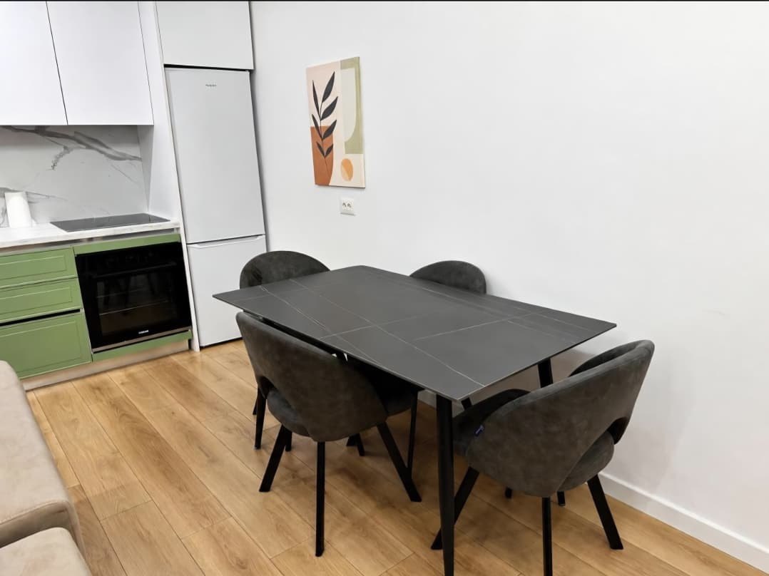 Apartament 2+1 për qera, te Square 21, Tiranë.