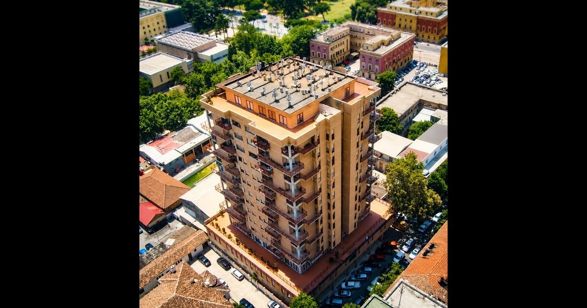 2026-06-15 13.48.41 Shitet ambient biznesi, Torre Drin, Tiranë.
