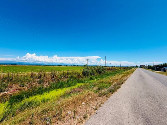 Shitet tokë 15’150 m2 në zonën industriale, Fllakë – Durrës.