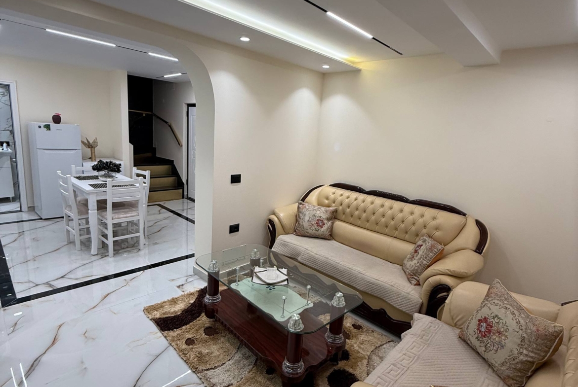 Apartament  2+1 duplex me qera, pranë Ambasadës Amerikane, Tiranë.