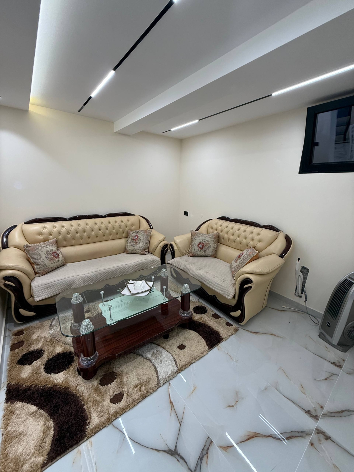 Apartament  2+1 duplex me qera, pranë Ambasadës Amerikane, Tiranë.
