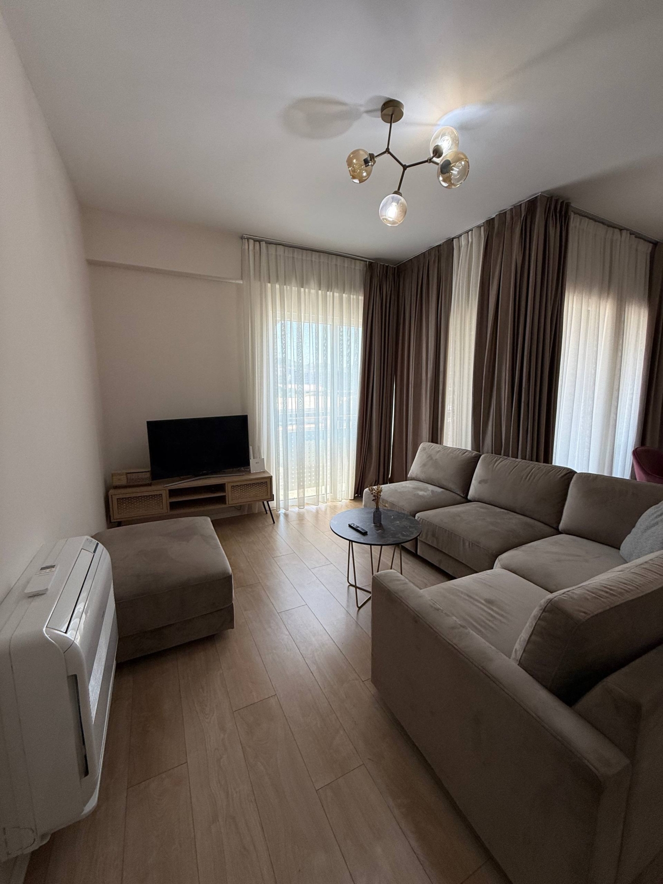Apartament 2+1 me qera, rruga Kosovarëve, Tiranë.